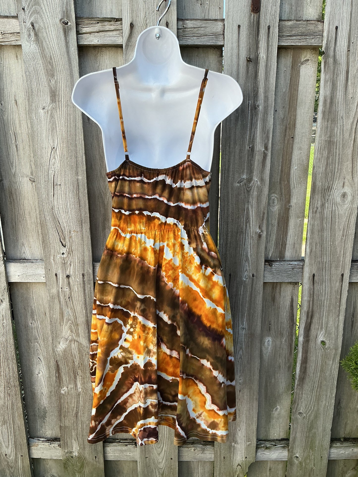 Spaghetti strap medium dress