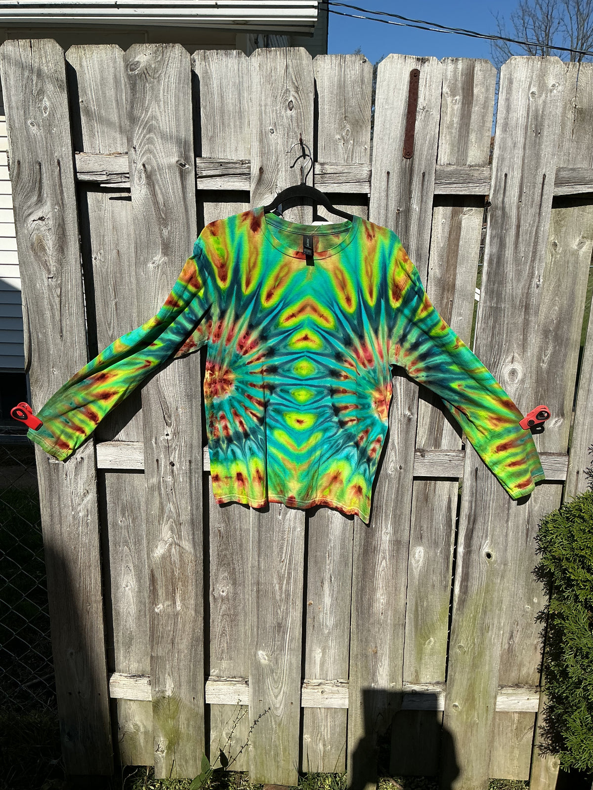 Long sleeve tee, medium